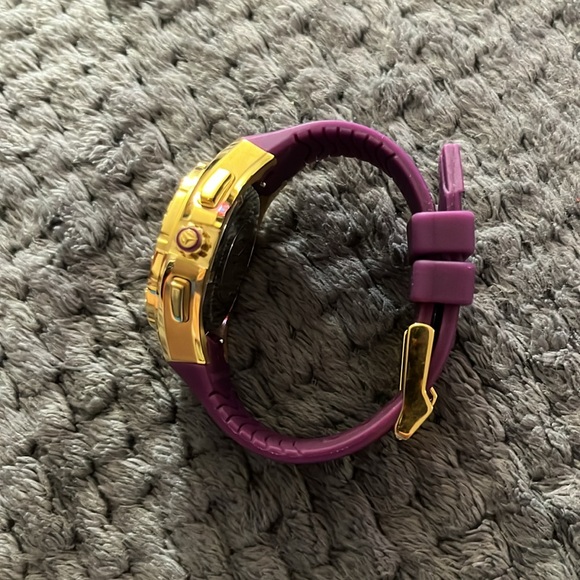 Watch - Picture 2 of 6